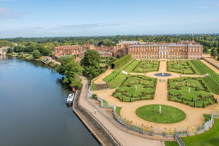 Southampton Pre Cruise From London Via Hampton Court Palace - Photo 1 of 6